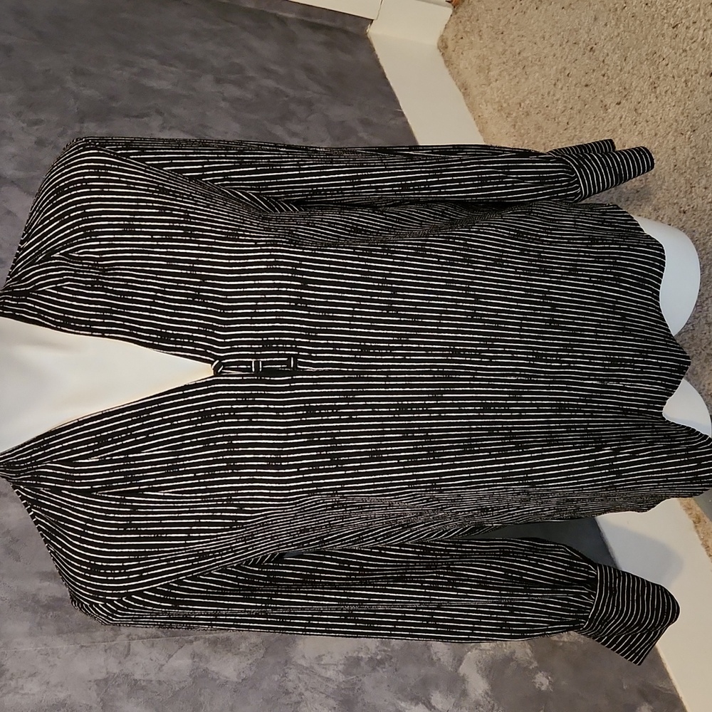 Adrianna Papell Black & White Striped Long Sleeve Blouse Size Medium